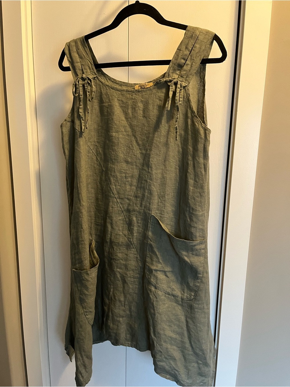 Relaxed Linen Pocket Dress in Olive Green